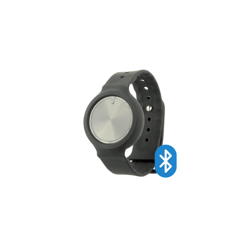 Svart aktivitetsarmband med rund display och Bluetooth-symbol till höger.